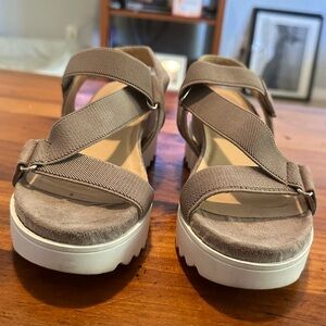Soda platform sandals. Size 7.5 Taupe color. Great condition